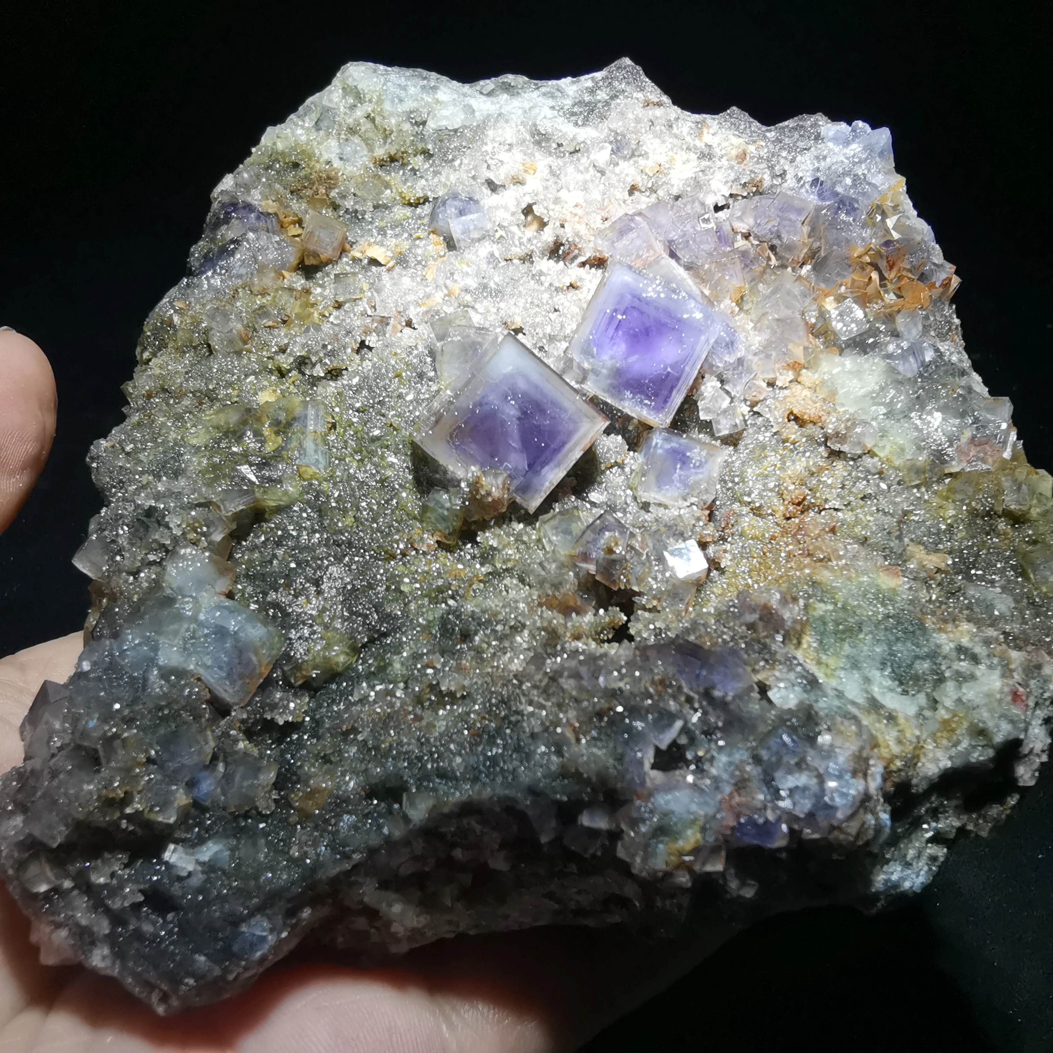 

628.7gNatural rare purple fluorite mineral specimen HEALING CRYSTAL QUARTZ GEM