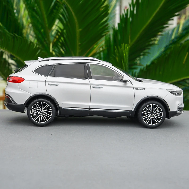 Завод 1:18 Китай LEOPAARD MATTU литья под давлением модель автомобиля SUV с небольшим подарком