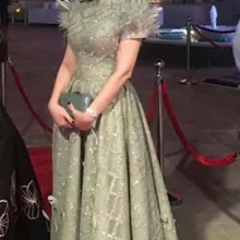 Лучшие продажи серебряный Высокий воротник короткий рукав плиссированная блестящая ткань Bling Пол Длина Вечерние платья