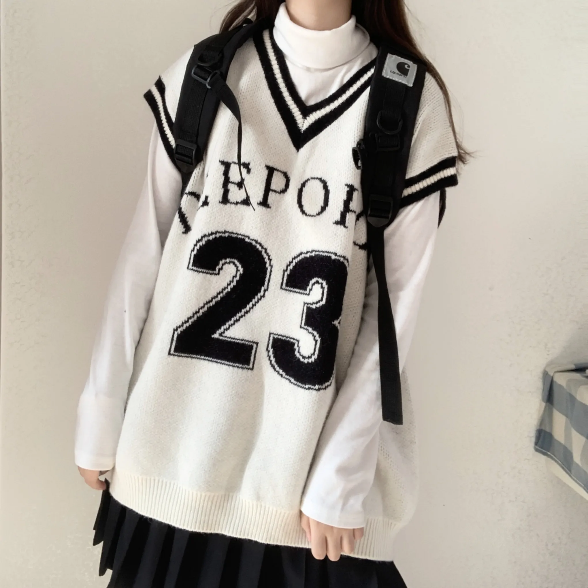 

Korean Winter New Harajuku Style Sweater Vintage V-Neck Letter Printing Sleeveless Pullovers Lazy Style Loose Casual Sweater