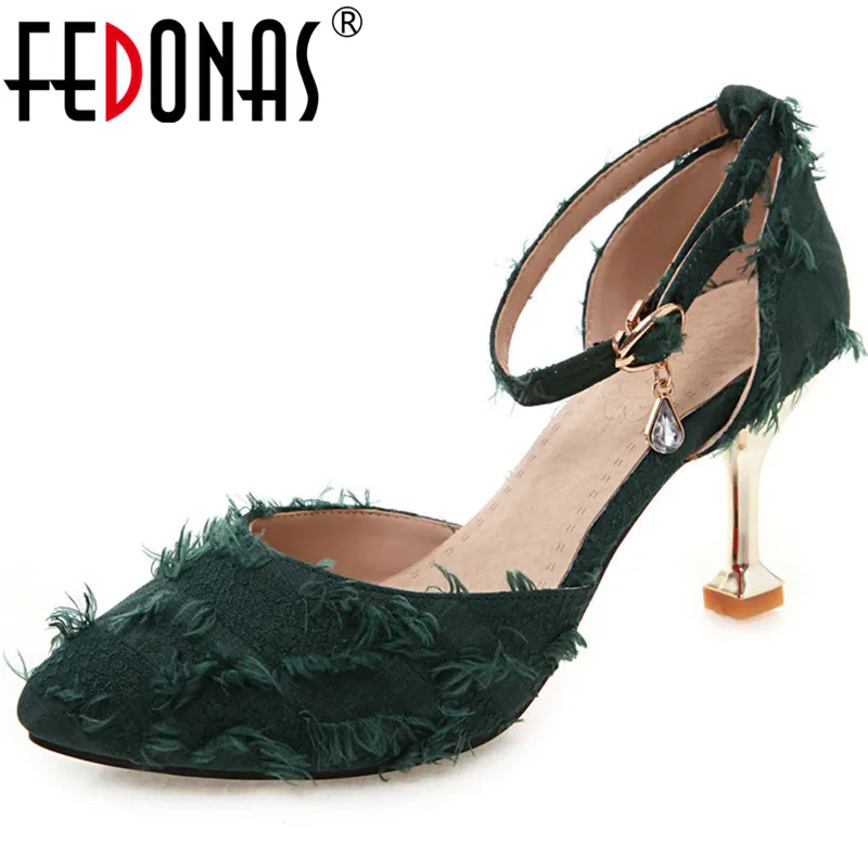 

FEDONAS Women 2020 New Arrival Rhinestone Crystal Pointed Toe Pumps Cloth Side Buckle Classic Design Prom Shoes Shoes Woman