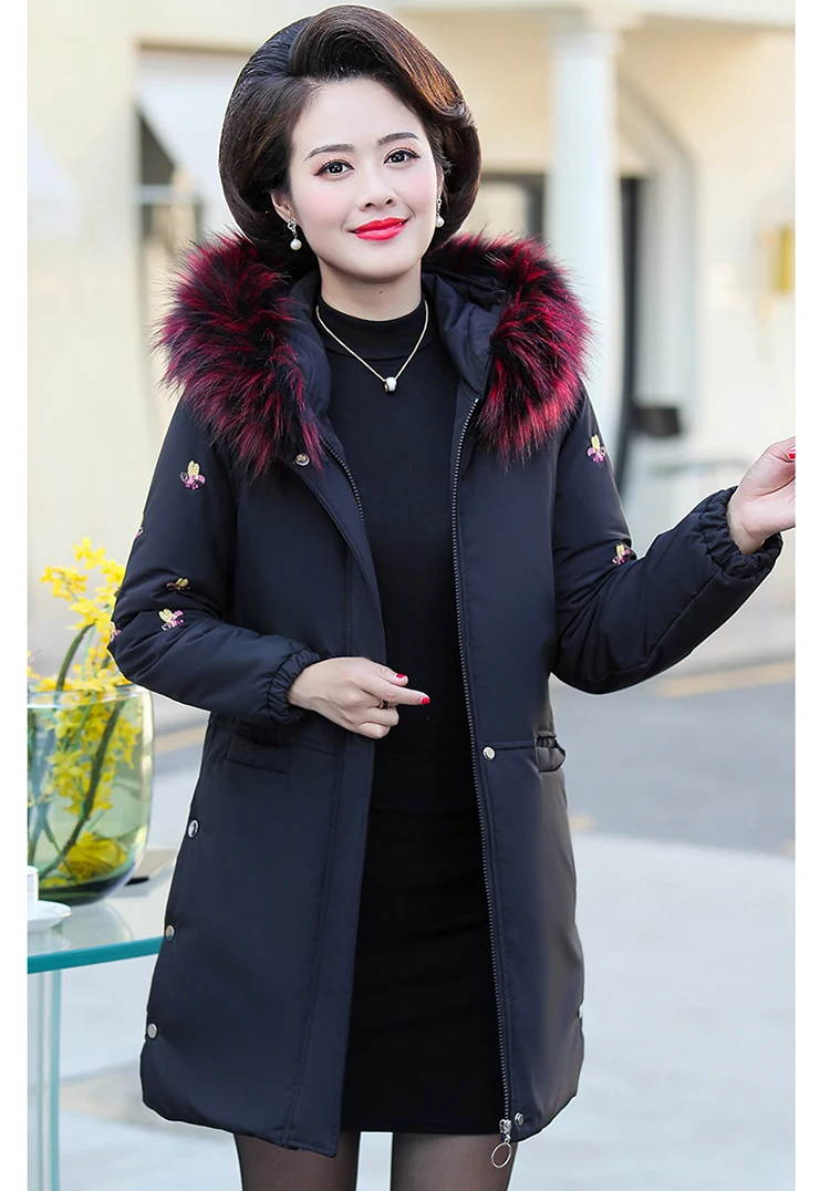 New Parkas Female Fur collar Winter Coat Women Thick Cotton Winter Jacket Women Fashion Outwear Parkas Mother's embroidery Coat