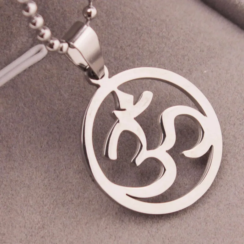 Manufacturers Direct Selling Stainless Steel Ox Horn Moon-Shaped Necklace Pendant Europe And America-Style Hot Selling Amazon Ac