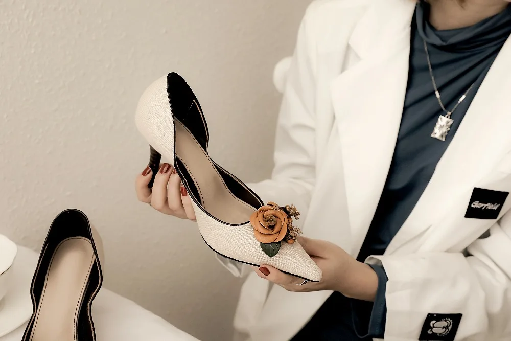 LOVIRS бутик Для женщин цветы французский Стиль на высоком каблуке Винтаж свадебные туфли на каблуке-шпильке; элегантные средневековый женская обувь