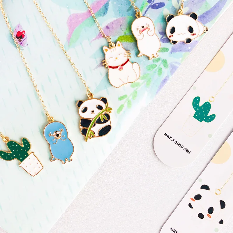 Marcapáginas con colgante de Metal, marcador de páginas, Clip de papel, gato, Panda, Cactus, nutria, 1 ud.