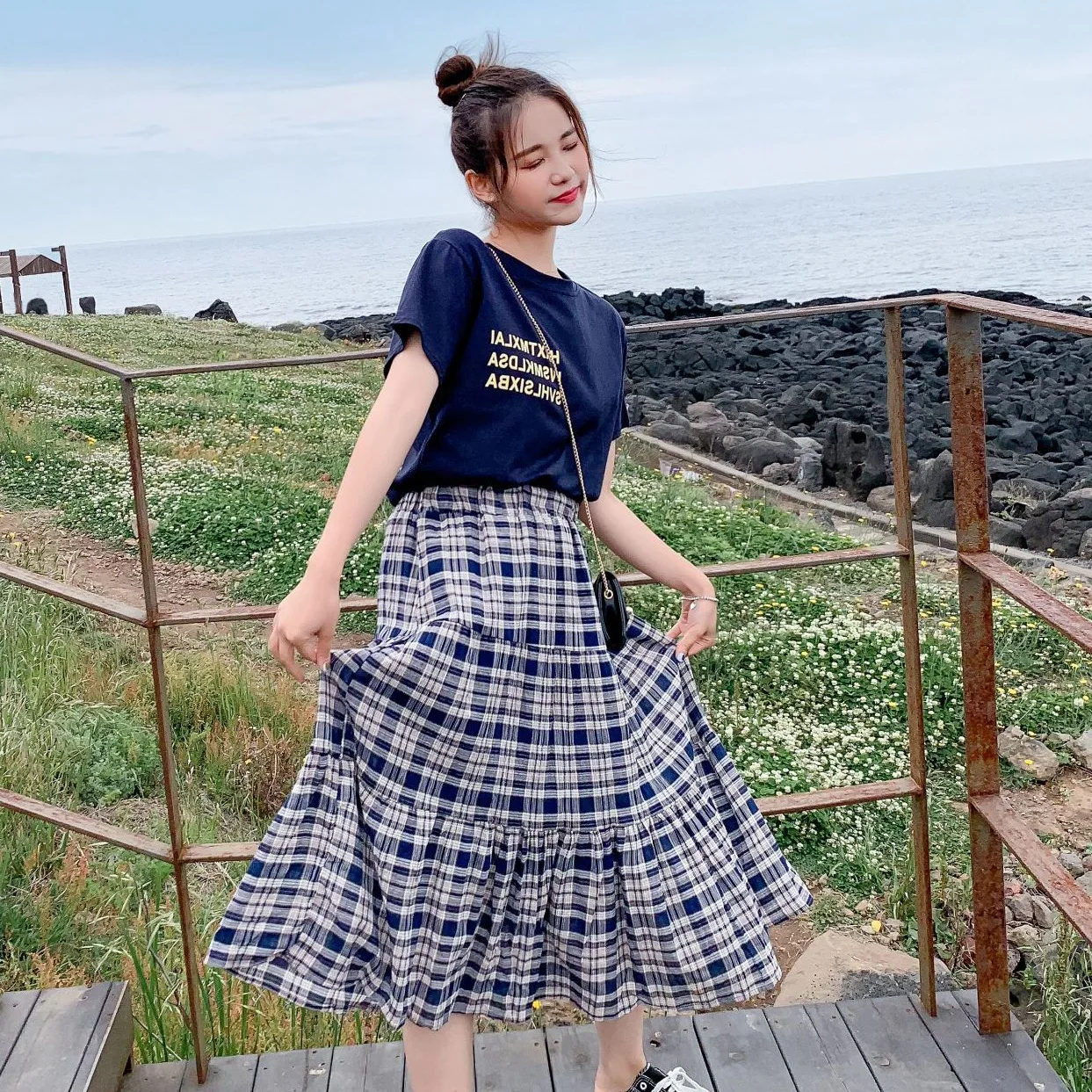 

Photo Shoot CHIC Funny GIRL'S Classic Plaid High-waisted Big Hemline Skirt Lettered Short-sleeved round Collar T-shirt Two-Piece