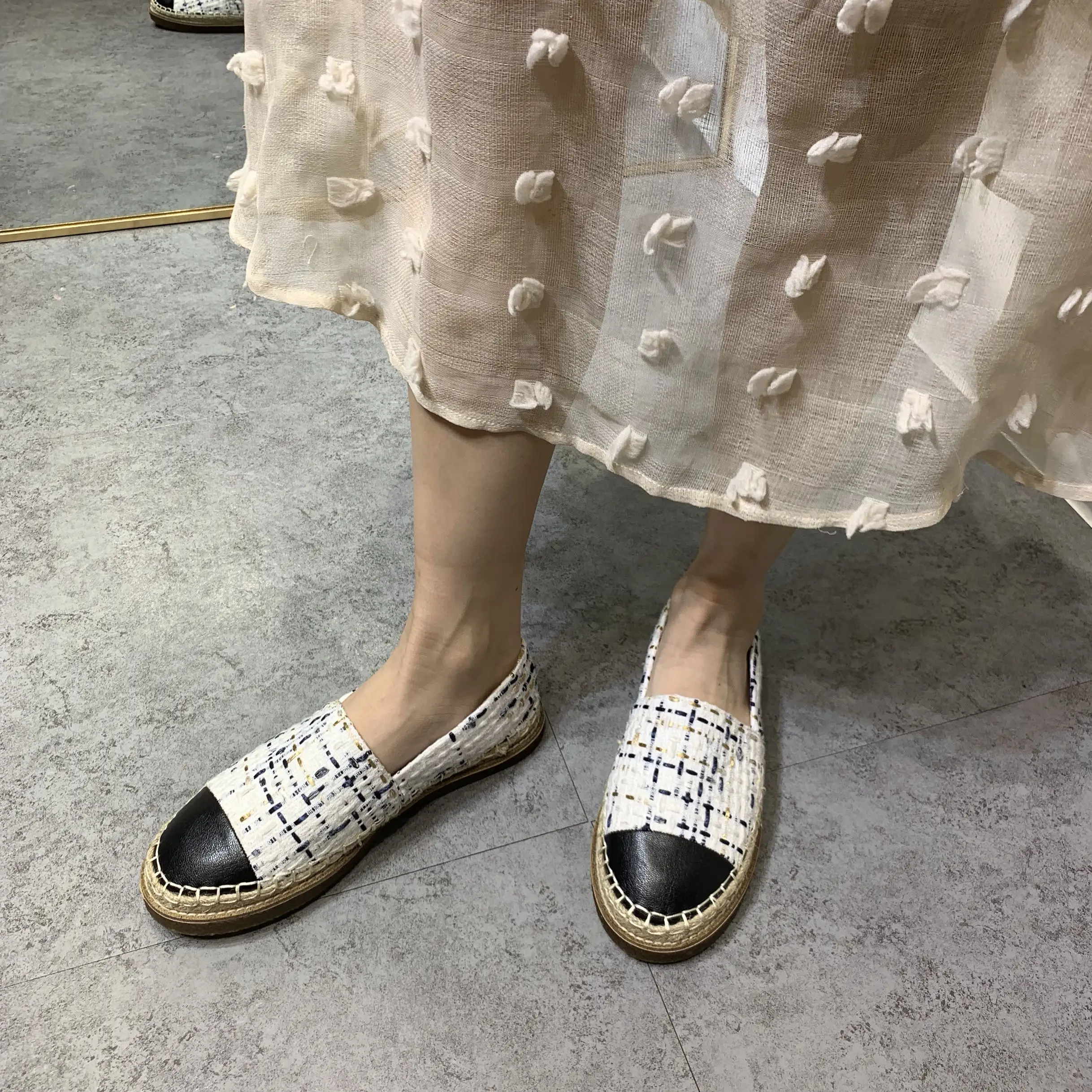 

Classic flat shoes women 2020 small fragrant grass straw fisherman shoes thick bottom lazy shoes