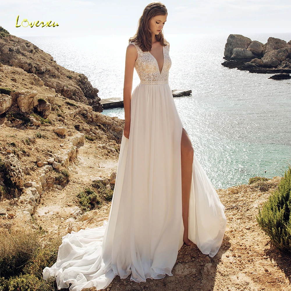 

Loverxu V-Neck Beach Boho Wedding Dresses Delicate Appliques Tank Sleeve Backless Bride Dress Court Train Bridal Gowns Plus Size
