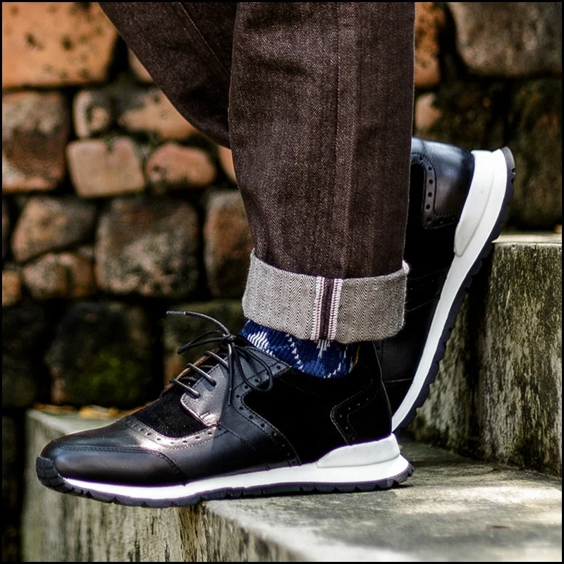 Высококачественные мужские кроссовки из натуральной кожи с круглым носком на шнурках; повседневная спортивная обувь на плоской подошве; мужские удобные кроссовки; NHS103