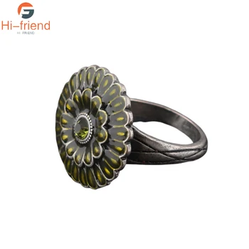 

Hot New Vintage Game Dark Souls 3 Chloranthy Rings Green Flower Crystal Rings Men Women Girl Game Fans Souvenir Gift Jewelry