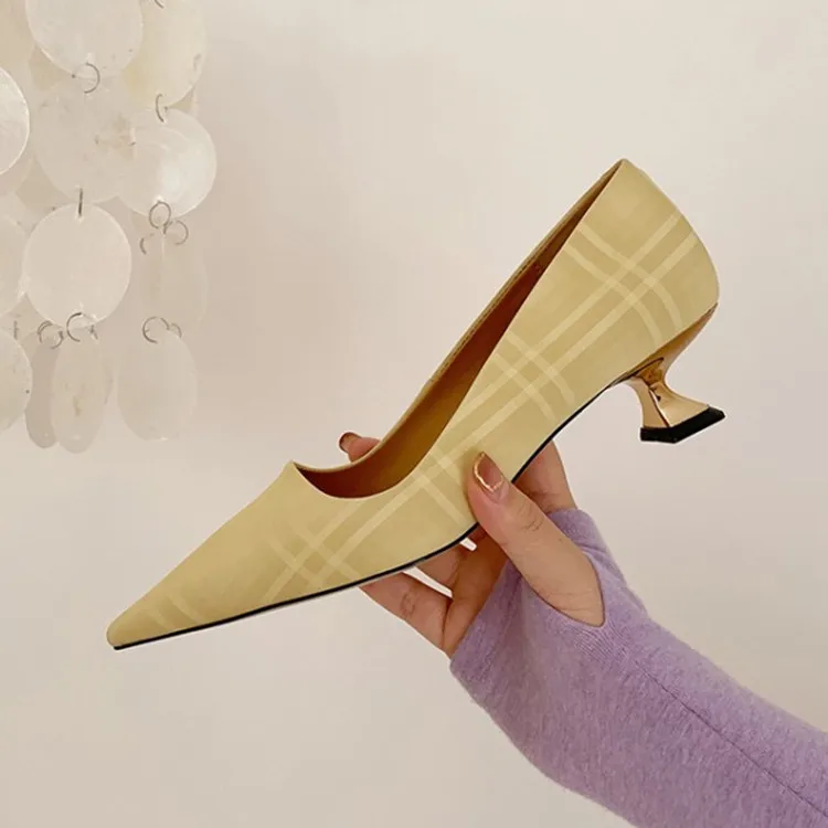 

2022New Fashion Women Shallow Pumps Sexy Pointed Toe Yellow Plaid Silk Cow Leather Kitten Heels Classical Grey Lady Prom Creeper