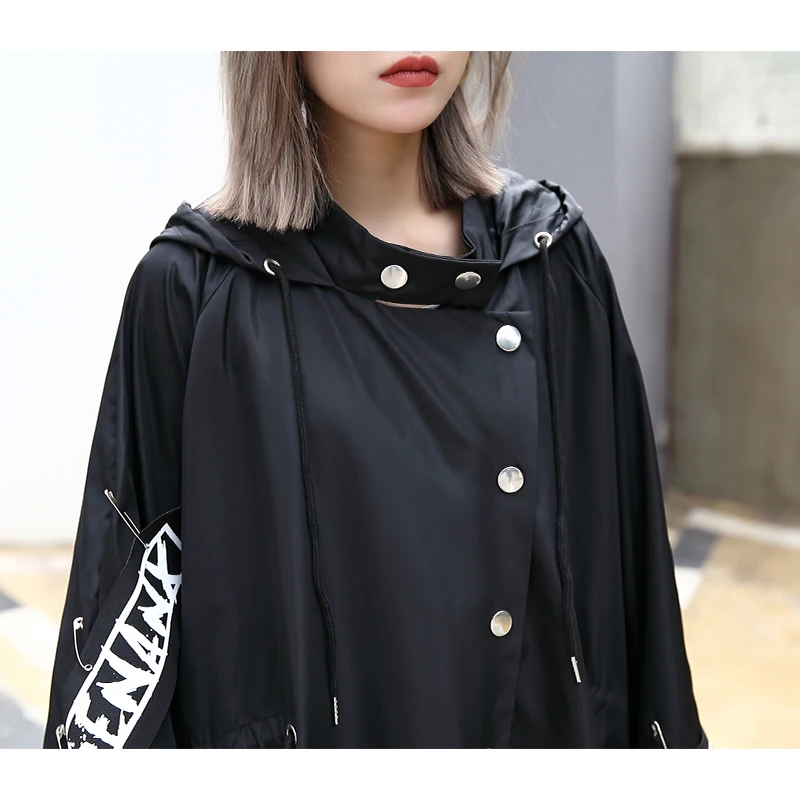 Goedkoop XITAO Gesplitst Plus Size Black Trench Voor Vrouwen Tij Lange Print Streetwear Hoodie Casual Vrouwelijke Brede Taille Jas 2019 ZLL1100