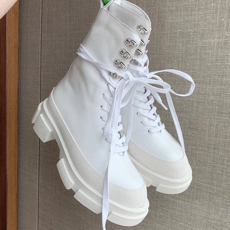 Scarpe donna/зимние ботинки в байкерском стиле на платформе; женская обувь из натуральной лакированной кожи; однотонные женские ботинки на шнуровке; botas mujer invierno;