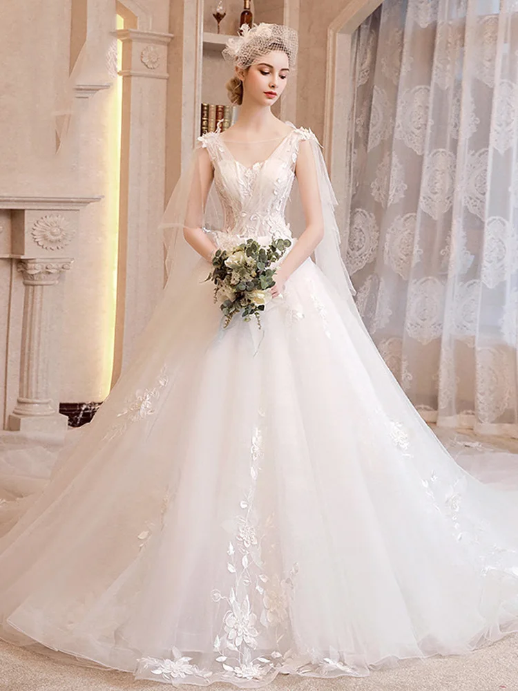 

Shaking Internet Celebrity Wedding Dress 2019 Network Red Bride Dress French Style Thin Luxury Tail Chapel Train Bridal Dress