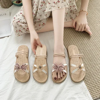 

Glitter Slides Shoes Slippers Women Summer Flower Pantofle Fashion Jelly Flat 2020 Luxury Basic Rubber Crystal PU Scandals