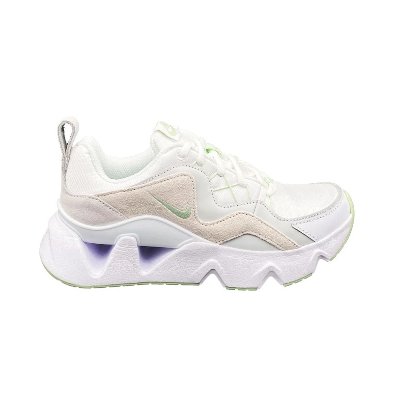 beige nike tennis shoes