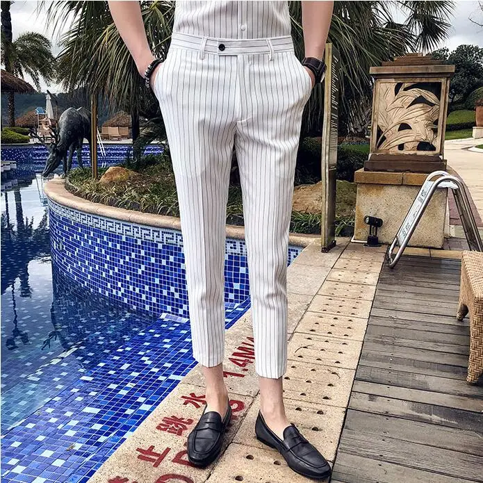 Качественные мужские полосатые брюки, черные белые Клубные модельные брюки, модные тонкие мужские брюки, повседневные мужские летние джинсы с открытой щиколоткой - Цвет: white