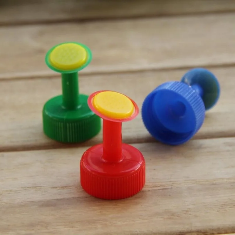 

PVC plastic sprinkler head simple sprinkler head horticultural tool Beverage bottle available