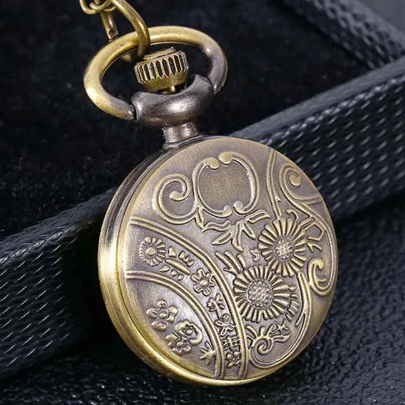Vintage Bronze Quartz Pocket Watch Antiques Eiffel Tower Butterfly FOB Watches Men Women Gift Necklace Watches with Chain
