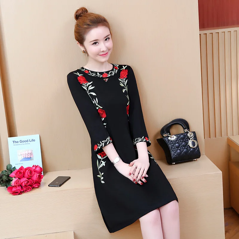 

2019 Spring New Style Machine Embroidery Elegant Slim Fit Slimming Crew Neck Mid-length Dress