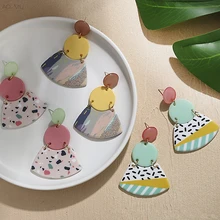 AOMU, простые, летние, контрастные, цветные, с узором, акриловые, с секцией, круглые свисающие серьги для женщин, модные, вечерние, пляжные ювелирные изделия