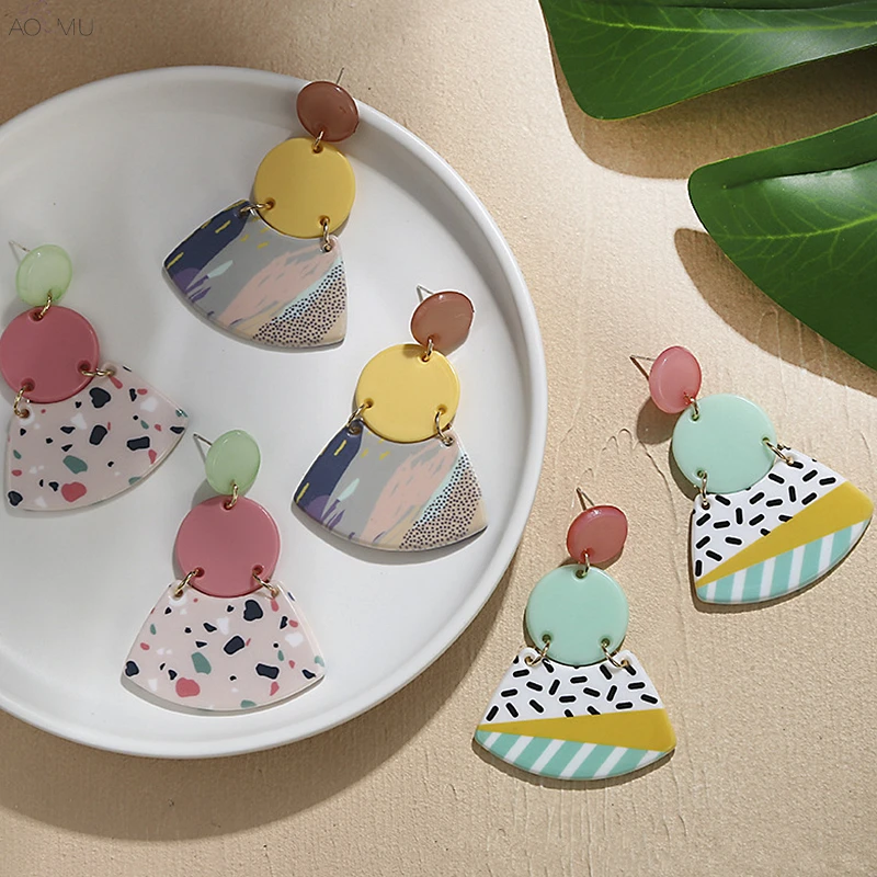 

AOMU 2019 Simple Summer Contrast Color Pattern Acrylic Splice Sector Round Dangle Earrings For Women Fashion Party Beach Jewelry