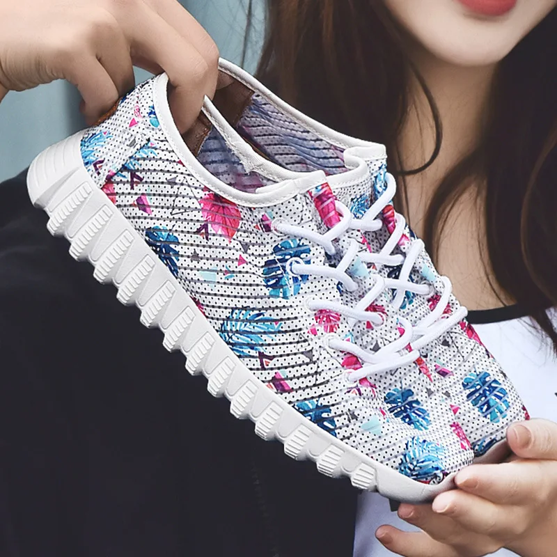 

Light White Shoes Women's Hollow out bu ban xie Running Breathable Athletic Shoes Women's 2019 New Style Students Versatile Casu