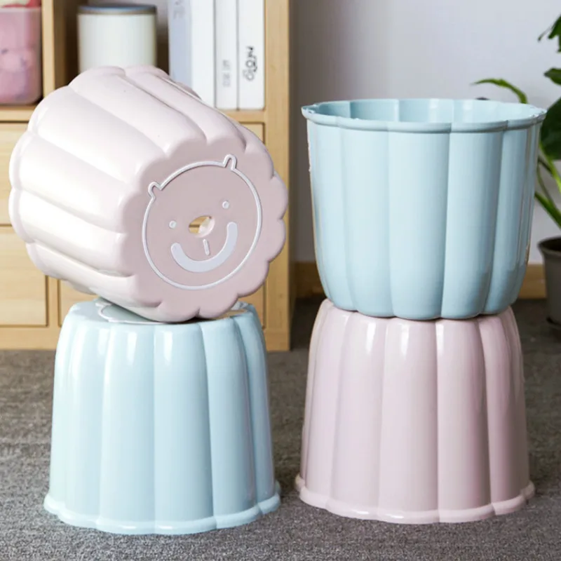 

Cartoon stools, family living room stools, adult shoes changing stools, children's plastic cushions, small stools, round stools