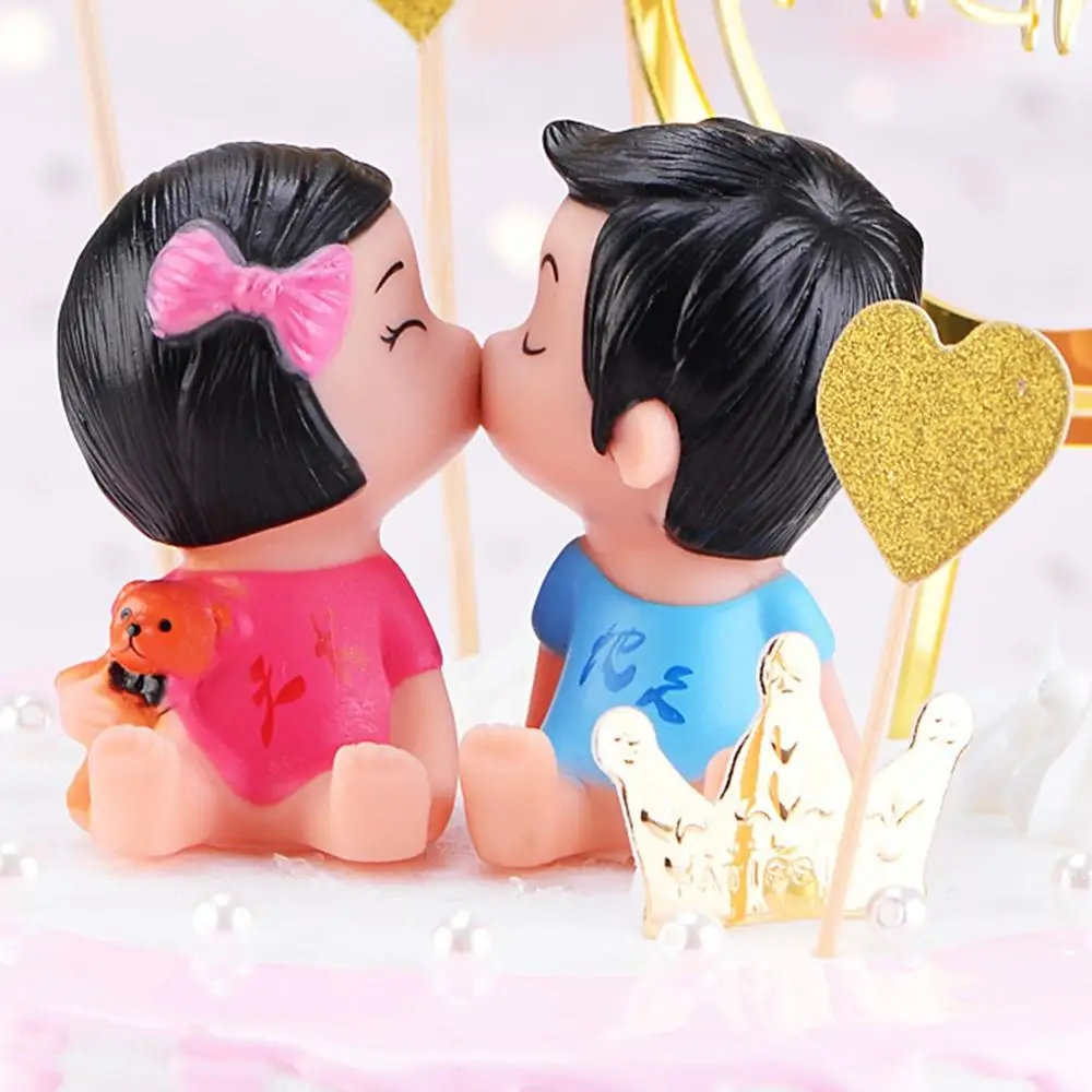 

Kiss Doll DIY Cake Decoration Creative Couple Wedding Birthday Gift Party Decorating Supplies PVC Crafts Set