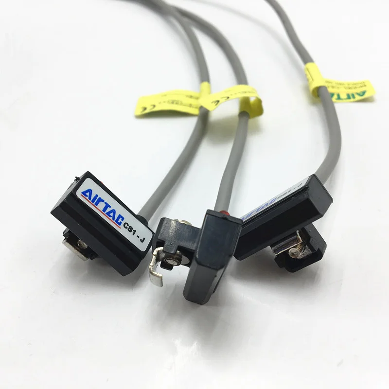 Датчик герконовый cs1 j