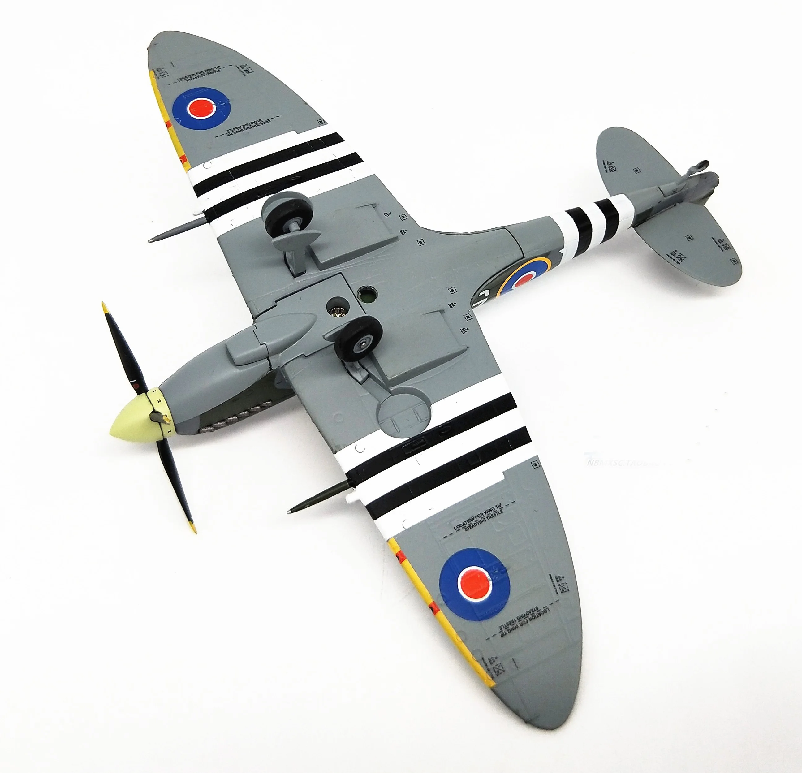 Изысканная 1:72 мировая война II британская MK.IXc NO.126TH squadron 1944 Готовая модель