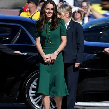 

The Duke and Duchess of Cambridge Star of the Same Paragraph Spring and Summer New Orders Breasted Department Dress