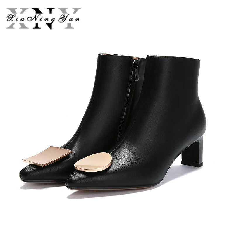 

Xiuningyan Fashion Women's Ankle Boots Genuine Leather Asymmetrical Square Buckle Design Handmade Pointed Toe Boots Woman 2020