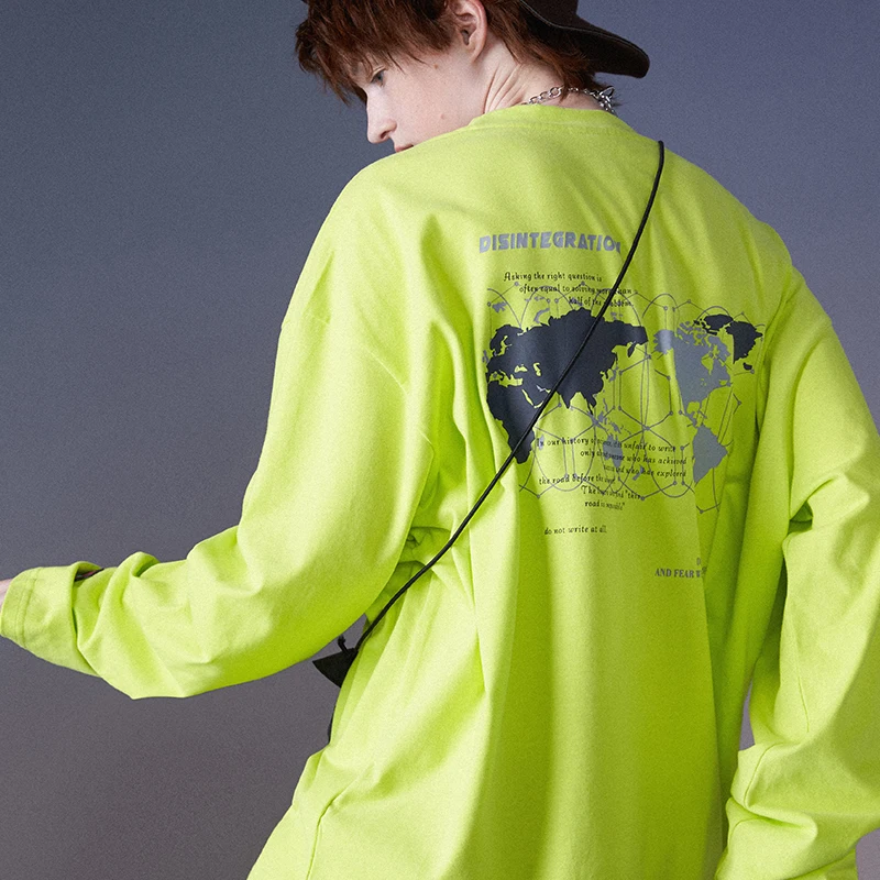 Популярная нефирменная футболка с длинным рукавом с принтом карты мира из хлопка