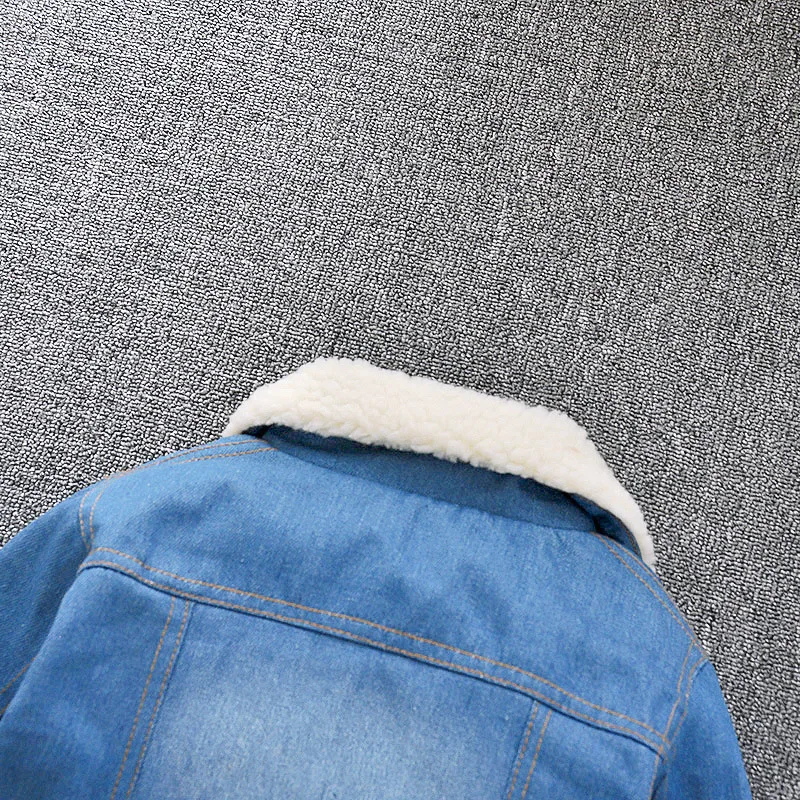 11653921742_123563804