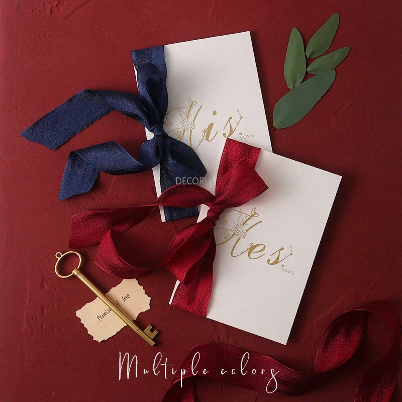 2 Pcs Wedding Favors Bride And Groom Vows Pink Oath Card Romantic Gold Key Decoration With Pen Book His & Her Photo Props