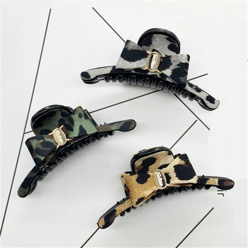 

Korean Fabric Bow Big Hair Claws Elegant Women Solid Cloth Ties Hair Crab Clips Ponytail Hold Girl Hairpin Hair Accessories