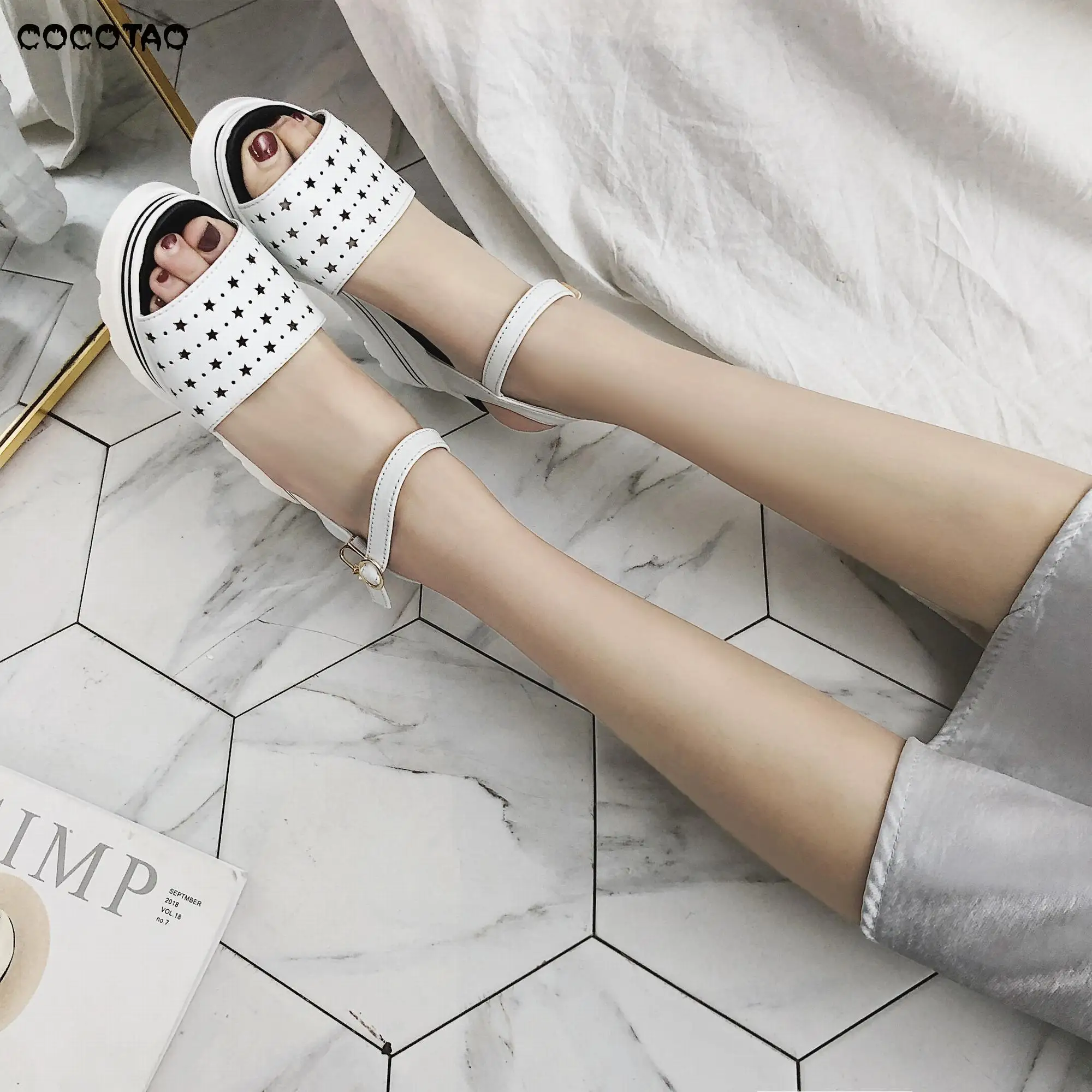 

New Sandals Female Summer Bottom Simple 2019 New Black Fashion Hollow Waterproof Platform Slope With Retro Trend Cake Bottom