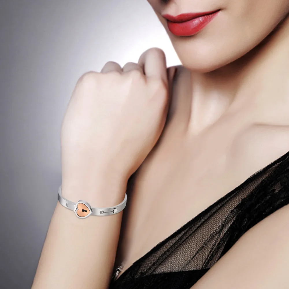 cm42255-gold_22