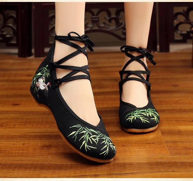 

Women casual canvas shoes tide printing Flowers soft bottom comfortable flats women's shoes