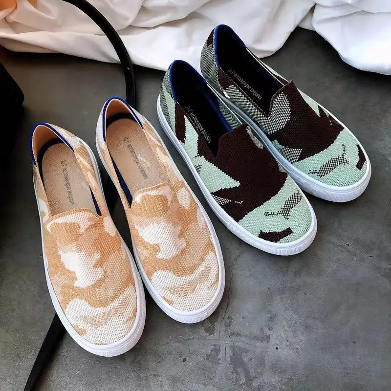 round toe casual sneakers