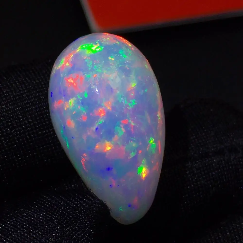 Разновидности опалов. Опал камень. Опал джиразоль. Разновидности опалов. Опал излом.