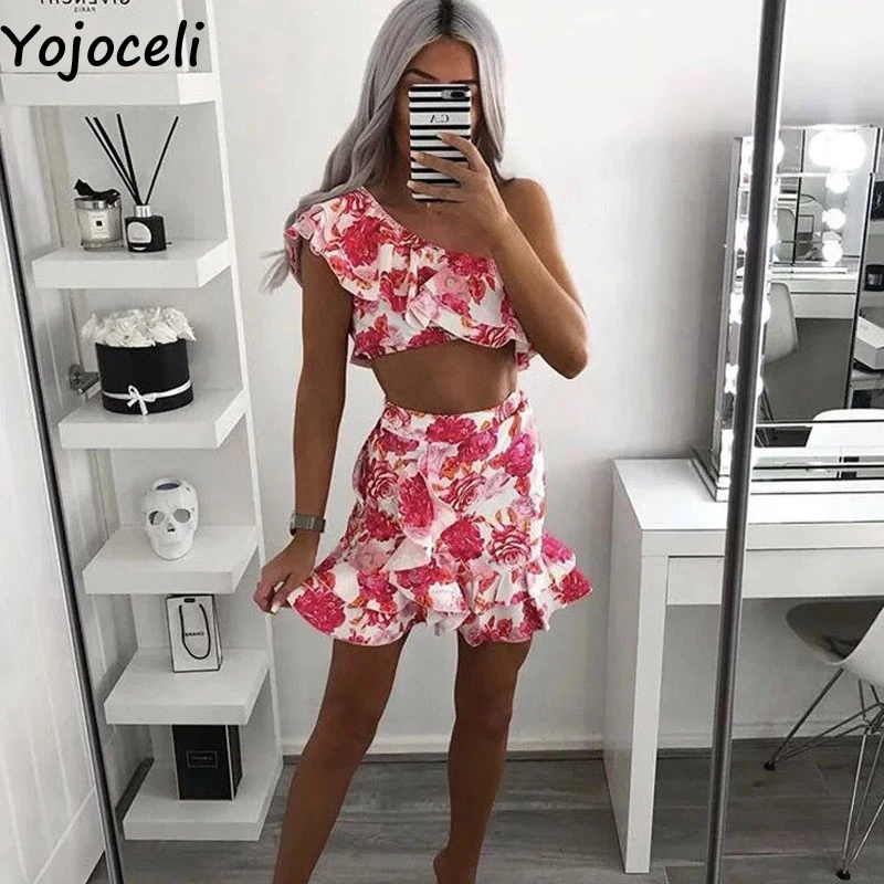 frill skirt and crop top