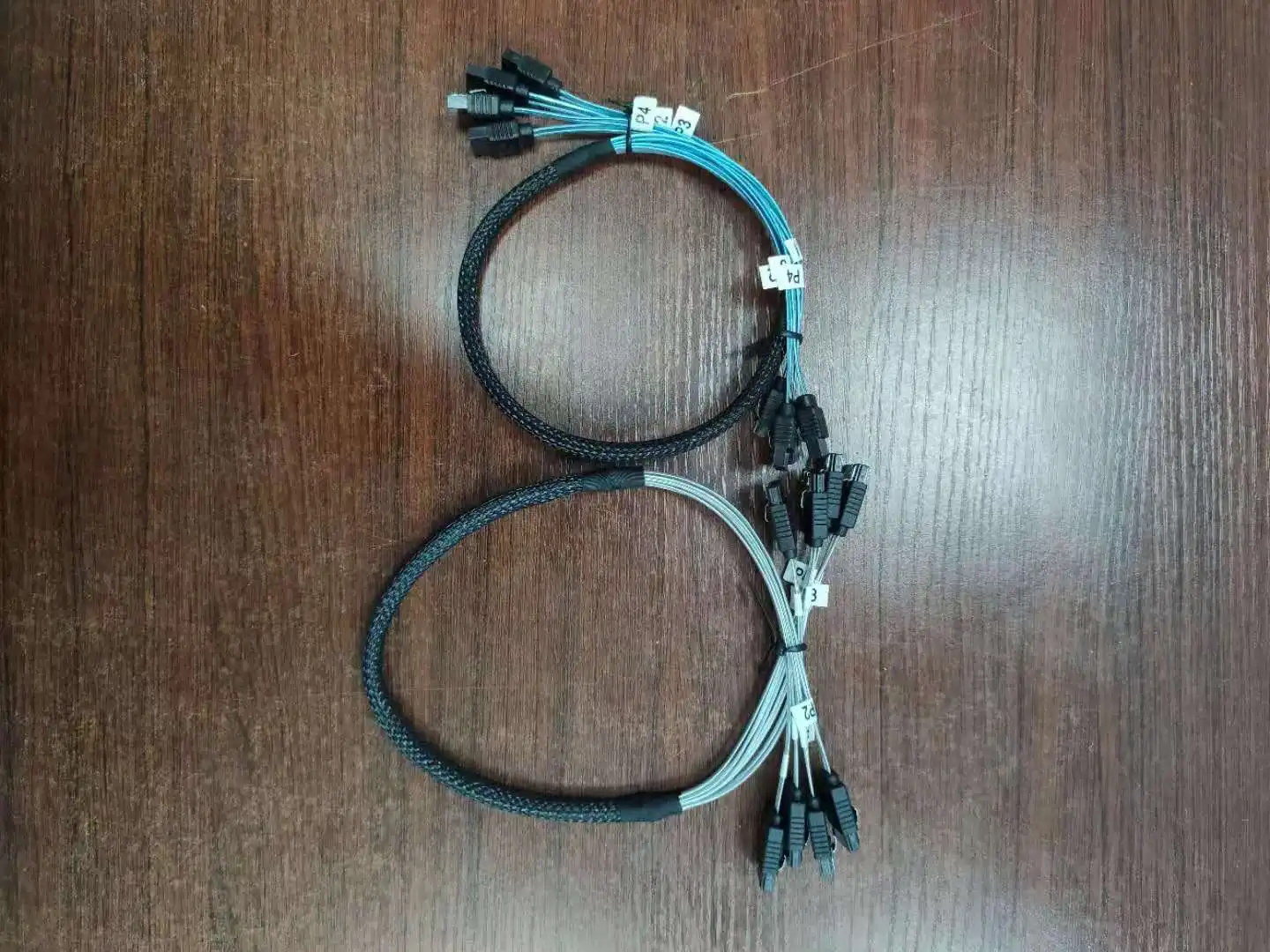 SATA 6Gbps HDD Splitter Cable - 4/6 Pcs/set, 7 Pin to 7 Pin SAS Cable, Ideal for Servers Description Image.This Product Can Be Found With The Tag Names Computer Cables Connecting, Computer Peripherals, PC Hardware Cables Adapters, Pcs set sata to sata cable