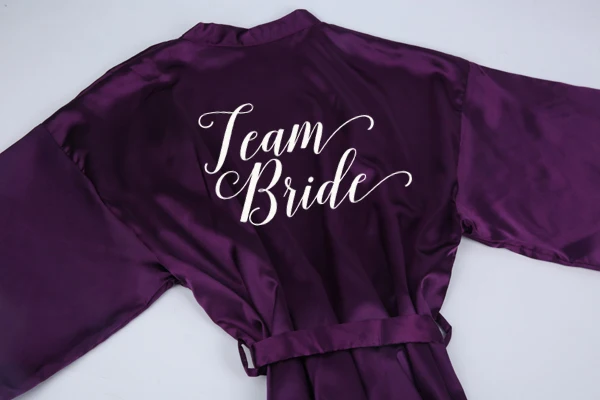 Sisbigdey Темно-фиолетовый свадебный наряд подарок для невесты получение свадебное кимоно Женский Атласный халат для мамы свадебные платья - Цвет: team bride