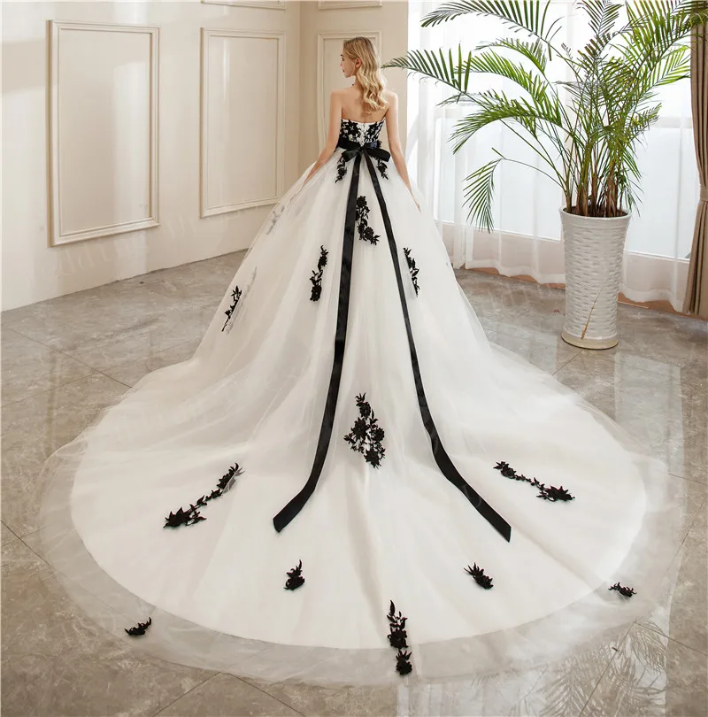 New Beautiful Simple Strapless Wedding Dress Black Lace Embroidery