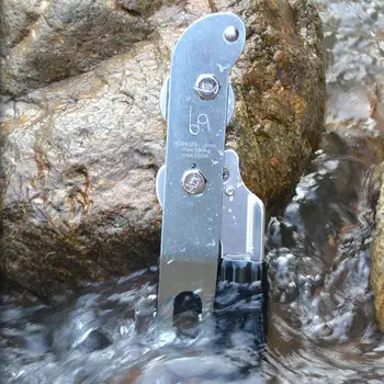 

Rock Tree Climbing Self-braking Descender Belaying 9-12mm Rope Device Rappelling K8V1