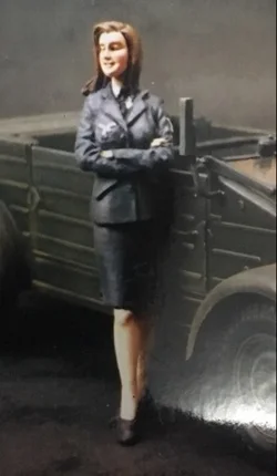 1:35 Resin kit  Female the Support Crew