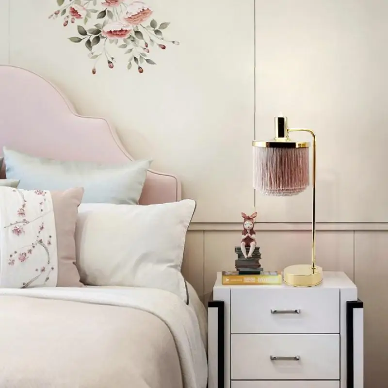 Современный Креативный абажур с розовыми кисточками, настольная лампа, светодиодная лампа для гостиной, столовой, прикроватная, для спальни, художественный декор, дизайнерская настольная лампа