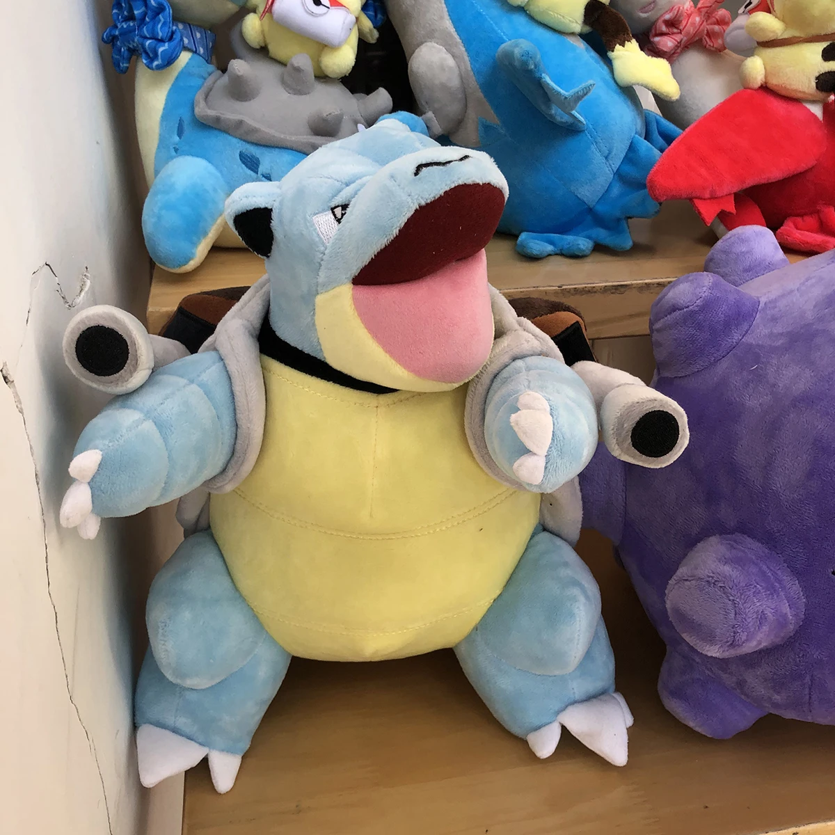 ポケモンのぬいぐるみ,ピカチュウのぬいぐるみ,イーブイの形を